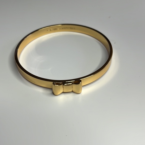 kate spade Jewelry Kate Spade Take A Bow Gold Bangle Poshmark